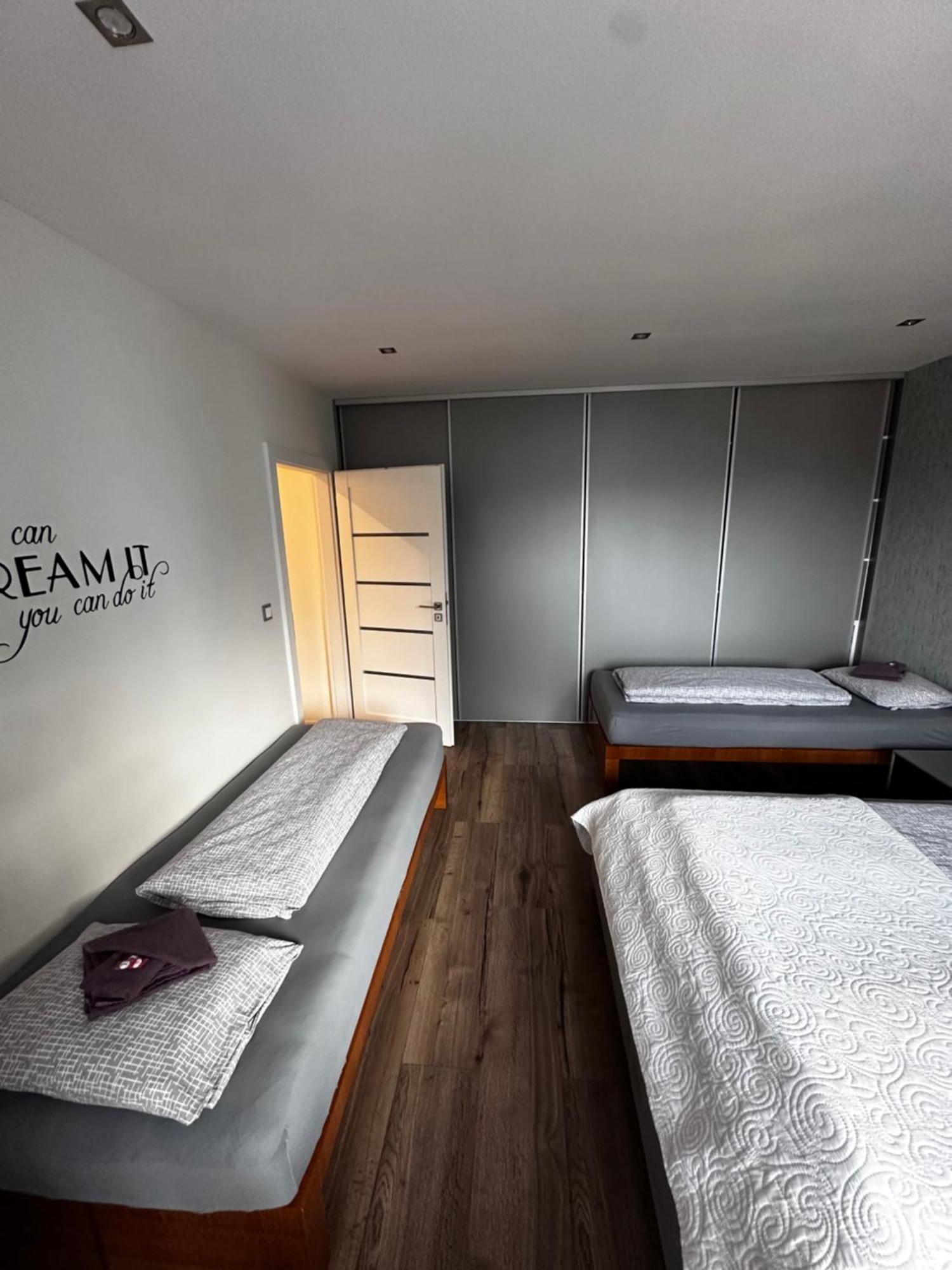 We Apartment - Close To The Center & City View, Self Check-In 24H Μπάνσκα Μπίστριτσα Εξωτερικό φωτογραφία